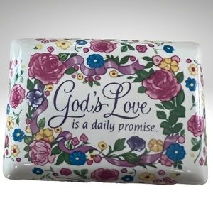 DaySpring Gods Love is a Daily Promise Inspirational Cards and Porcelain Box